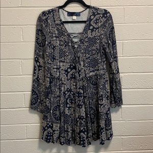 Blue Rain sleeved lace front dress